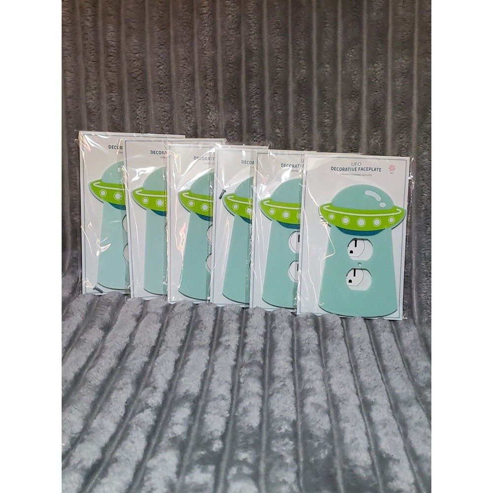 New Lot Of 8 UFO SPACE SHIP Alien Theme Duplex Outlet Cover Wall Plate Target